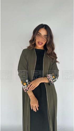 عباية صيفية زيتية بتطريز ورد بتفاصيل أنيقة- 1430