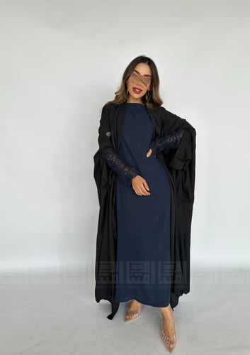 عباية سوداء فخمة بأكمام ترتر كحلي وقصة قطرية- 1407