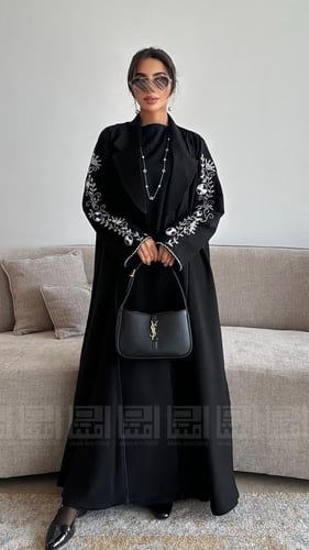 عباية عيد سوداء ربع كلوش بتصميم فاخر وشك أنثوي- 15...