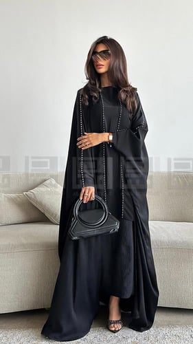 بكج عبايتين عباية سوداء بتصميم بشت و عباية يومية أ...