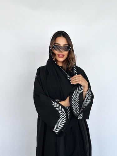 بكج عباية سوداء بتطريز غصن الزيتون وفستان أسود3096