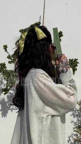 ربطة شعر أنيقة بحرفك المفضل-3137