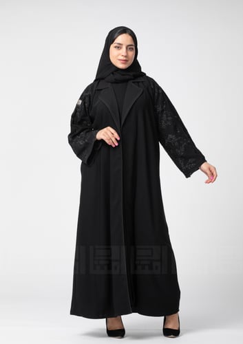 عباية بتطريز أسود على الأكمام مع فستان متصل 1334