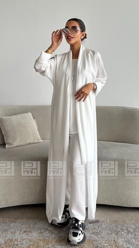 عباية بيضاء صيفية مع بدلة داخلية أنيقة- 1489