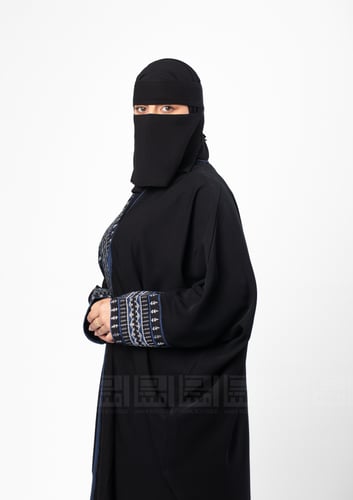 عباية سوداء نصف بشت بتطريز كحلي -1368