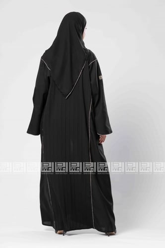 عباية سوداء بخط كريستال 1219