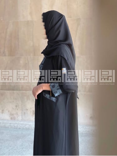 عباية سوداء بجيوب 1052