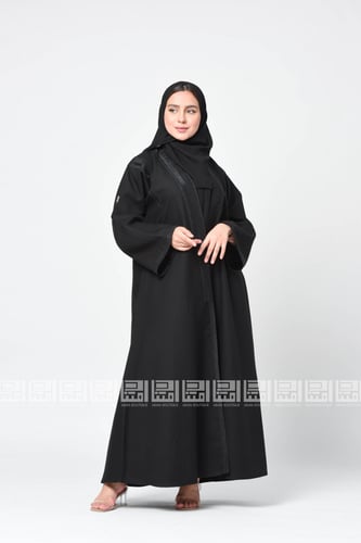 عباية سوداء مميزة بتطريز البشت الأسود 1274