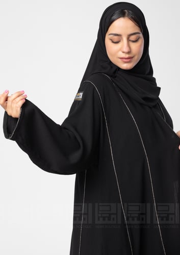 عباية سوداء كلوش بقيطان كرستالية باللون الفضي-1323