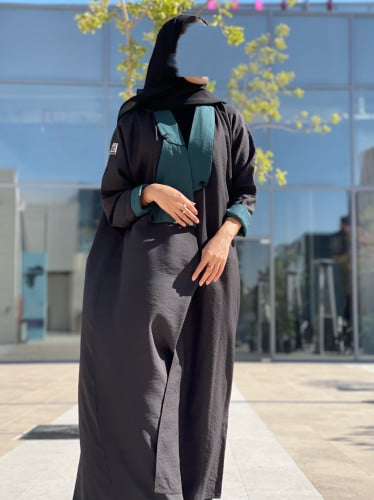 عباية بياقة خضراء 1128