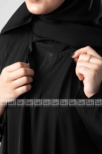 عباية سوداء مغلقة بقصة الكلوش 1303