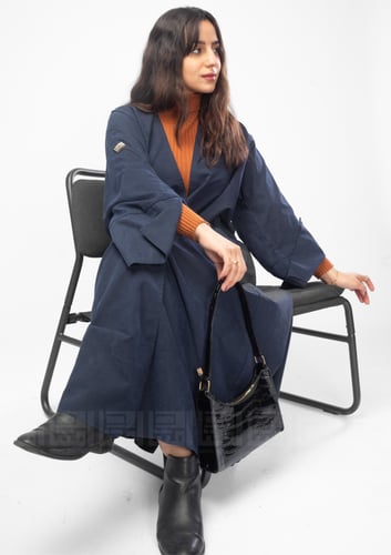 عباية شتوية كحلي فاخر بقصة V أنيقة- 1343