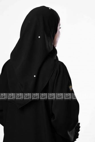 طرحة سوداء بتناثر الورد الخرزي 3046