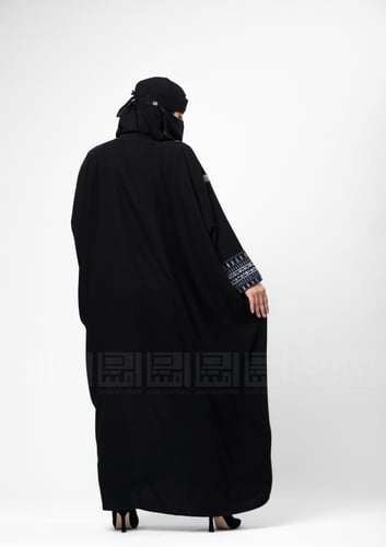 عباية سوداء نصف بشت بتطريز كحلي -1368
