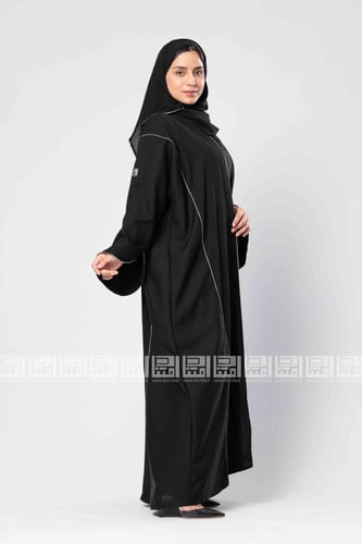 عباية سوداء بخط كريستال 1219