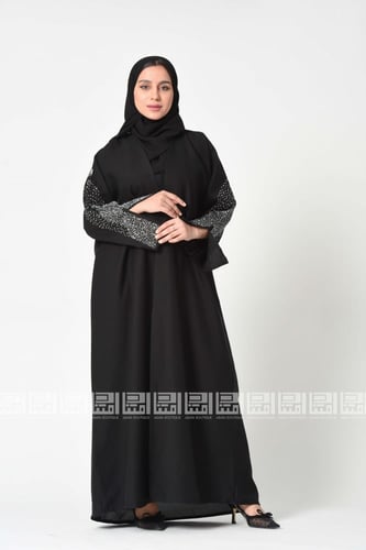 عباية سوداء بتصميم خرزي 1171