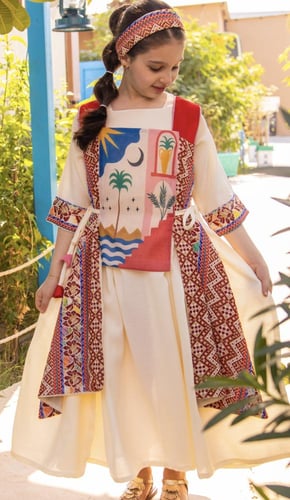 جلابية بناتي انيقة مع طباعة مميزة من قطعتين مع ربط...