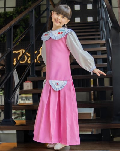 مريول مدرسي انيق ومميز بكولة مميزة بتطريز فاكهة ال...