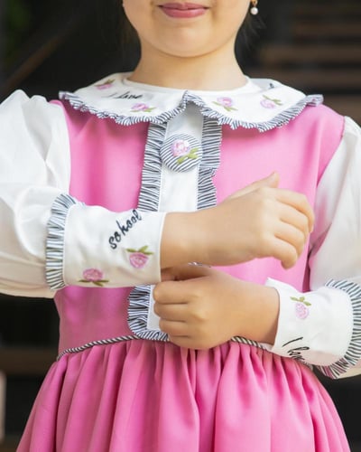 مريول مدرسي انيق ومميز بكولة مميزة بتطريز ورود اني...