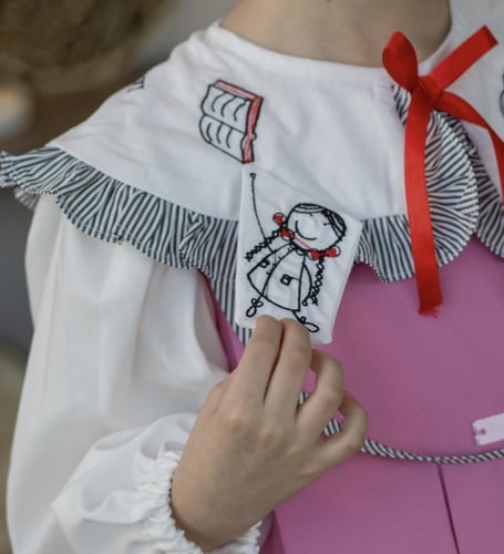 مريول مدرسي انيق ومميز من قطعة واحدة وسحاب خلفي بت...