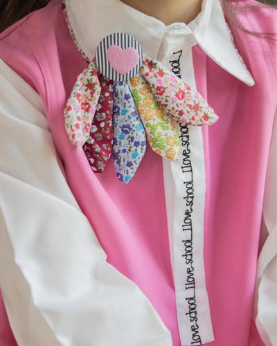 ربطة شعر انيقة مع وردة شغل يدوي على نظام ثري دي