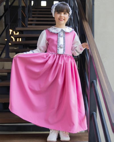 مريول مدرسي انيق ومميز بكولة مميزة بتطريز ورود اني...