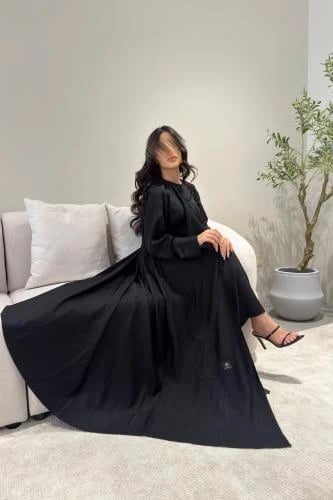 Luxurious abaya with crystal