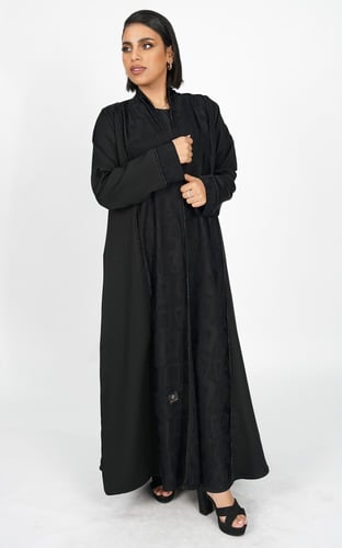 عباية اسود نص كلوش بقيطان كرستال فخم