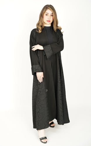 عباية اسود نص كلوش بقيطان