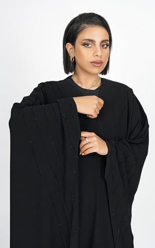 عباية اسود بشت بكرستال