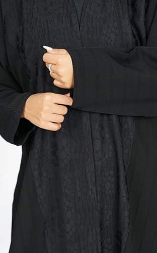 عباية عملية سوداء