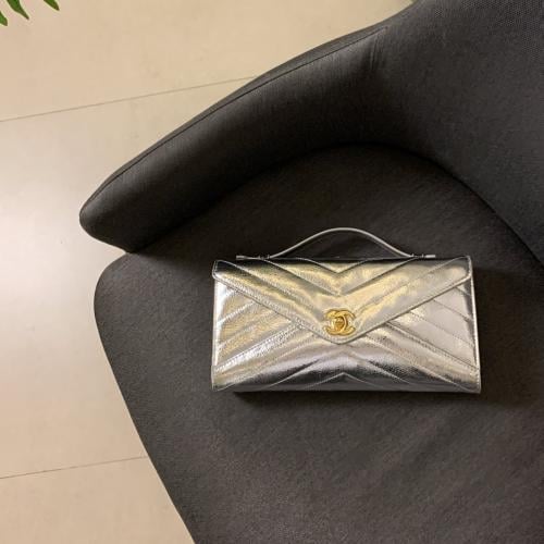 شنطة شانيل فضي هارد وير"ذهبي" Chanel kelly cutمقاس 25cm
