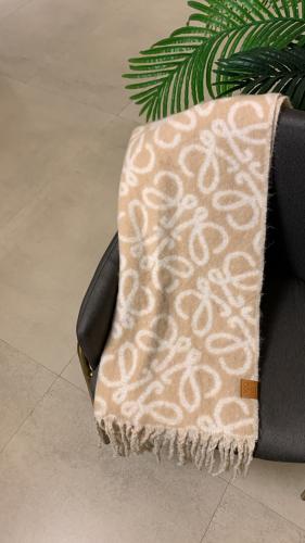 سكارف لويفي بيج بلوقو ابيض
