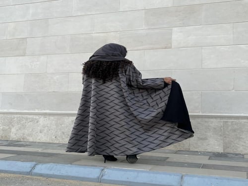 عباية دبل فيس اسود ورمادي