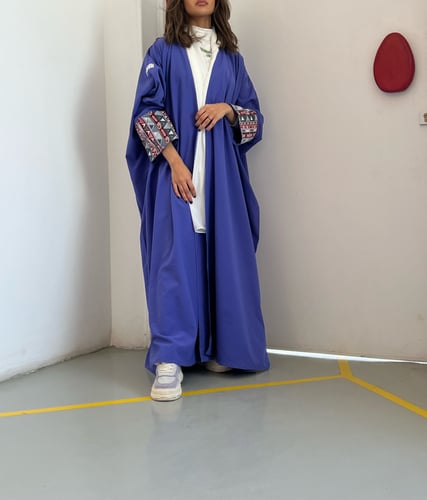 عباية بنفسجية نص بشت مع سدو بالأكمام