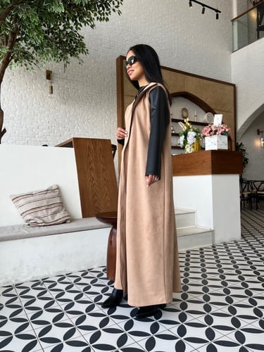 بليزر بيج بأكمام جلد سوداء