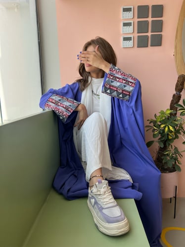 عباية بنفسجية نص بشت مع سدو بالأكمام