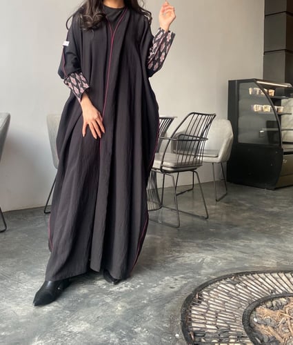 عباية بأكمام لنن هندي بنقوش