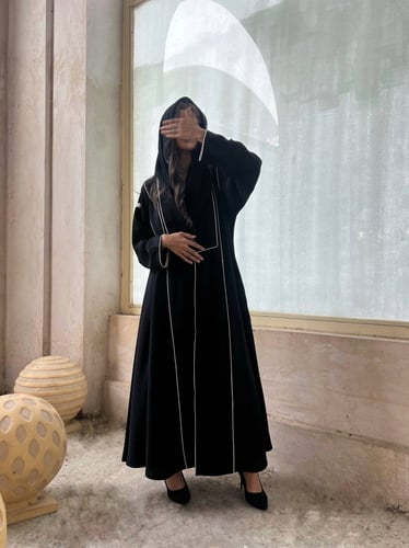 عباية راما سواد فاحم قصة كلوش