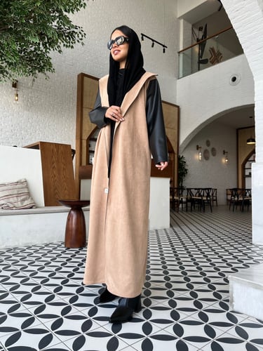 بليزر بيج بأكمام جلد سوداء