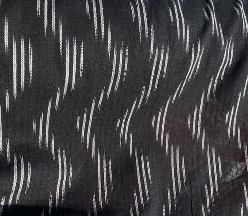 عباية بأكمام بنقوش من اللنن الهندي