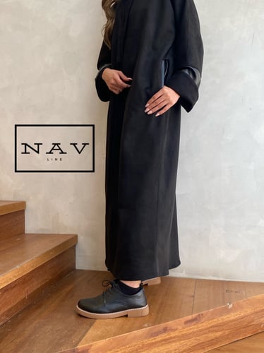 عباية شمواه أسود فاحم وجلد فالأكمام