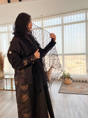 عباية تفته بفتحة في الكم
