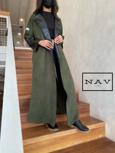 بليزر شمواه مع جلد أسود