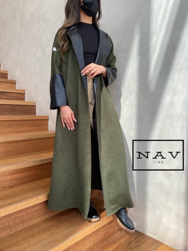 بليزر شمواه مع جلد أسود