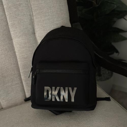 شنطة ظهر صغيرة دكني