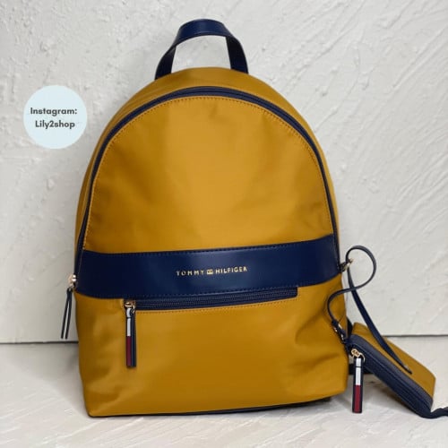 شنطة ظهر تومي صفرا