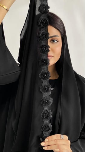 عباية لمسة أنوثة