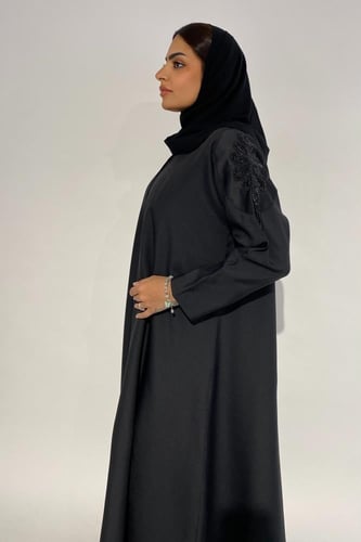 عباية لؤلؤة المساء