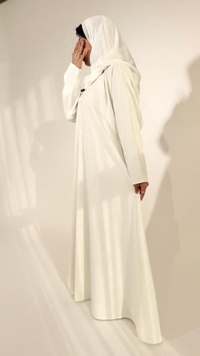 عباية بيضاء كلوش